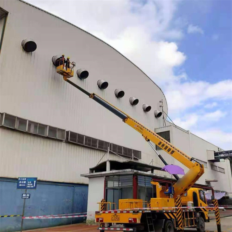 广饶县高空作业车出租服务：专业广告牌安装解决方案