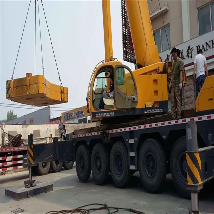 广饶县当地吊车出租|机器吊装|75吨|工厂搬迁服务